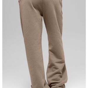 ALO Yoga Accolade Straight Leg Sweatpant- Gravel NWOT (XS)